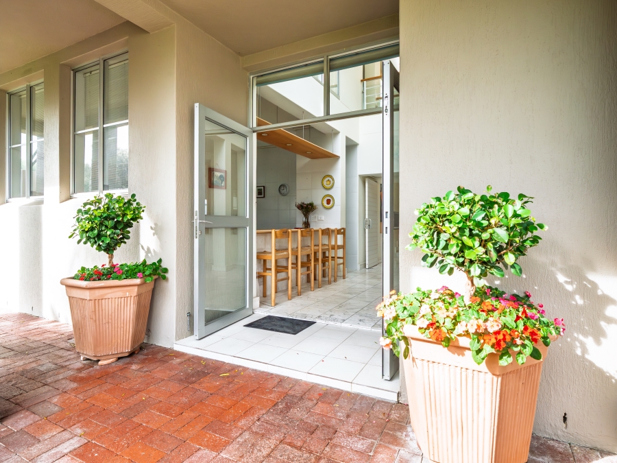 4 Bedroom Property for Sale in Leisure Isle Western Cape